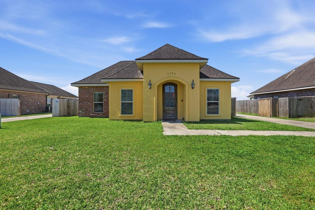2302 Parish Rd, Thibodaux, LA 70301