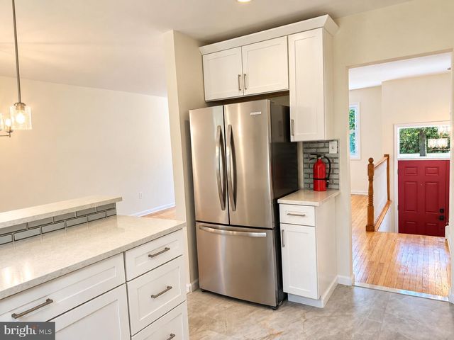 291 UNION ST, Glassboro, NJ 08028