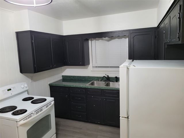 609 E University Avenue B, Waxahachie, TX 75165