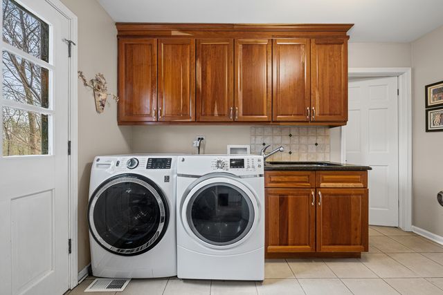 220 Dover Circle, Lincolnshire, IL 60069