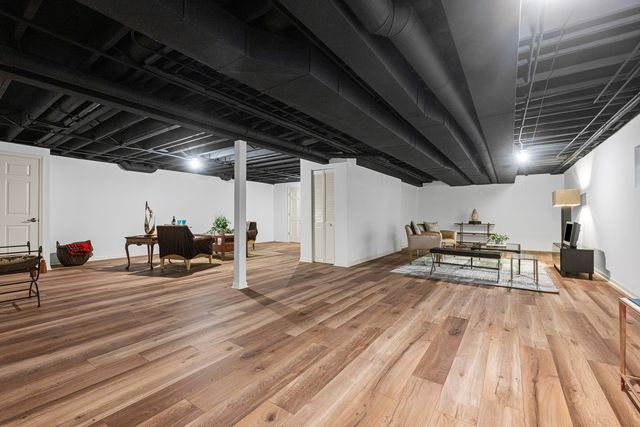 220 Dover Circle, Lincolnshire, IL 60069