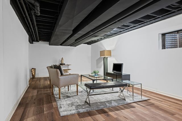 220 Dover Circle, Lincolnshire, IL 60069