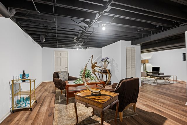 220 Dover Circle, Lincolnshire, IL 60069