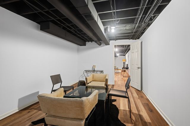 220 Dover Circle, Lincolnshire, IL 60069