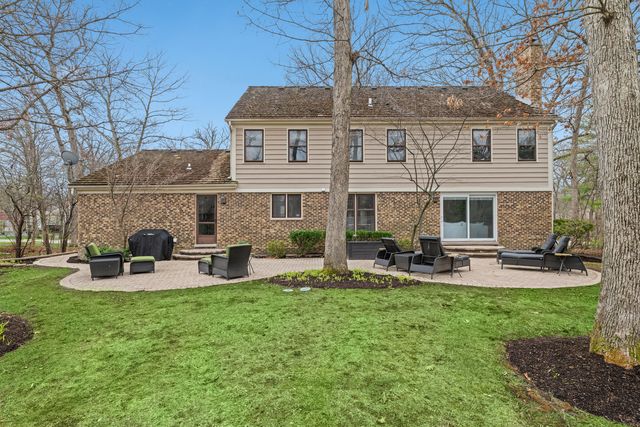 220 Dover Circle, Lincolnshire, IL 60069