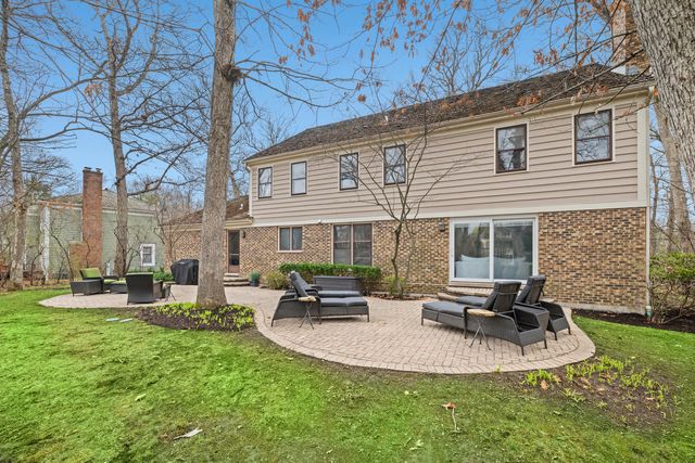 220 Dover Circle, Lincolnshire, IL 60069