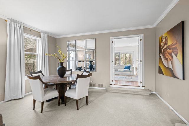 220 Dover Circle, Lincolnshire, IL 60069