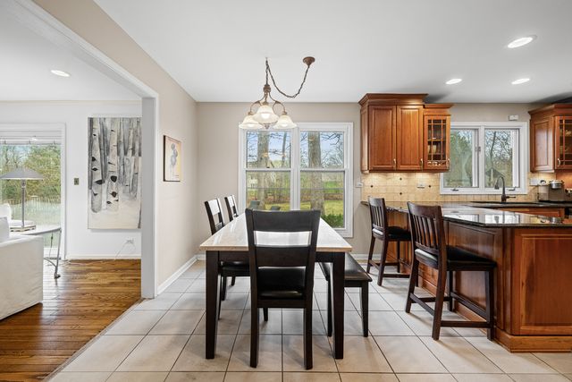 220 Dover Circle, Lincolnshire, IL 60069