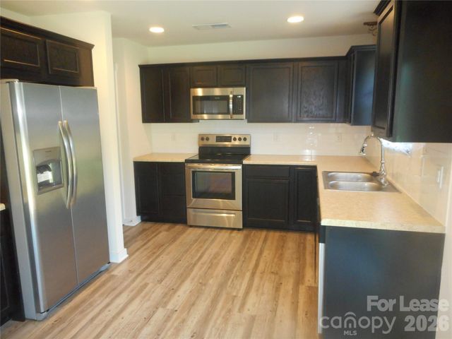 7156 Pitzer Drive, Charlotte, NC 28269