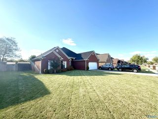 1941 Red Sunset Drive, Decatur, AL 35603