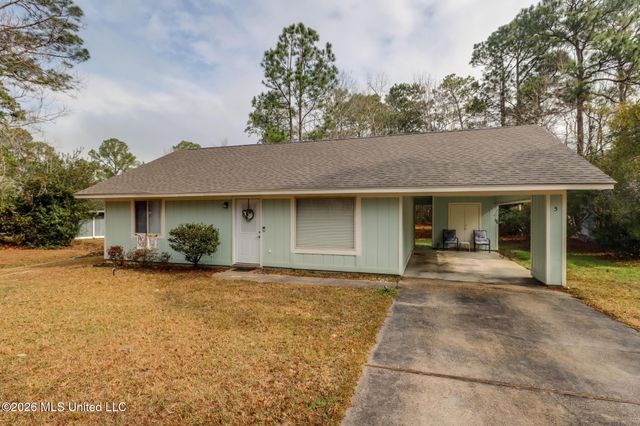 5 Wilderness Run, Diamondhead, MS 39525