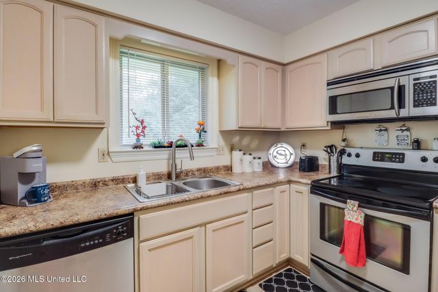 5 Wilderness Run, Diamondhead, MS 39525