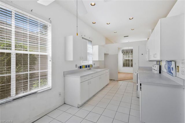 6522 Ilex CIR, Naples, FL 34109