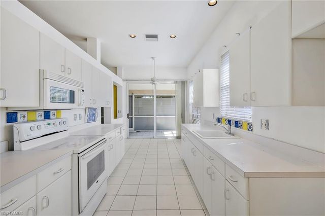 6522 Ilex CIR, Naples, FL 34109