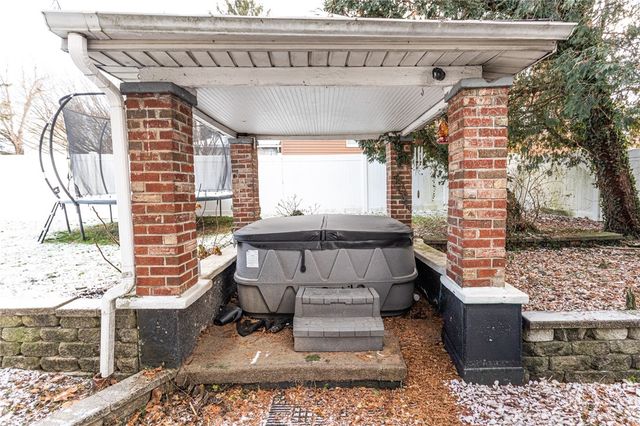 1001 Springfield Pike, Connellsville, PA 15425