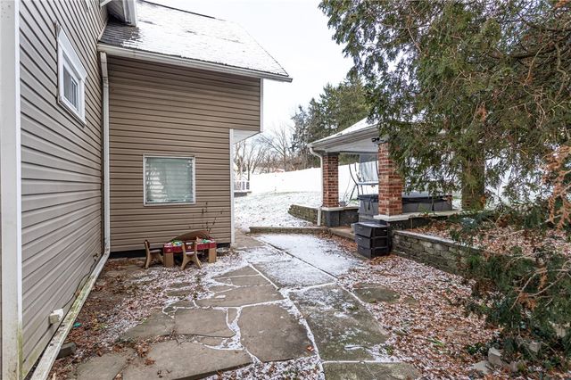 1001 Springfield Pike, Connellsville, PA 15425