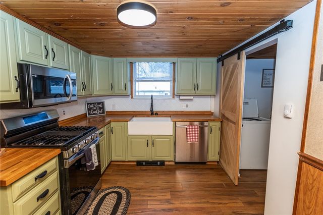 1001 Springfield Pike, Connellsville, PA 15425