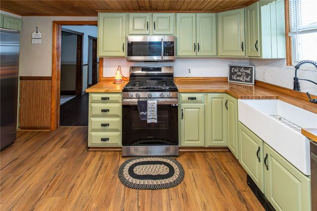 1001 Springfield Pike, Connellsville, PA 15425