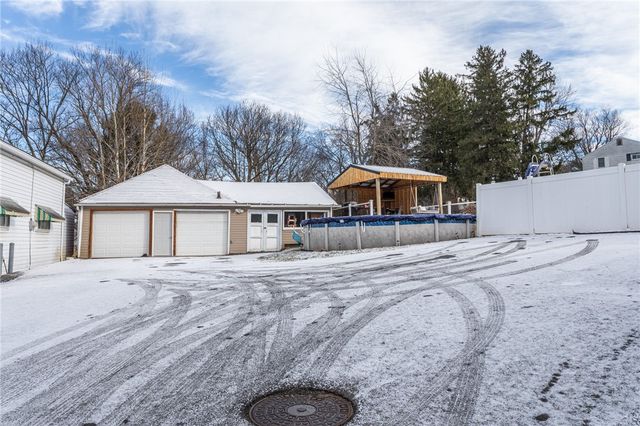 1001 Springfield Pike, Connellsville, PA 15425