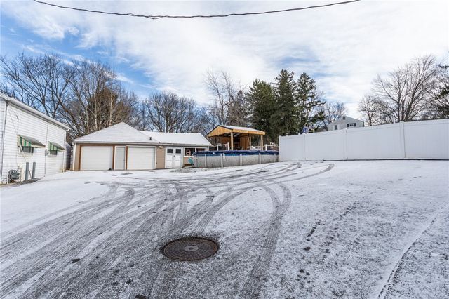 1001 Springfield Pike, Connellsville, PA 15425