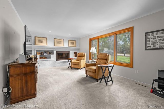 925 Westview Road, Bloomfield Hills, MI 48304
