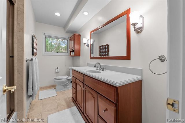925 Westview Road, Bloomfield Hills, MI 48304