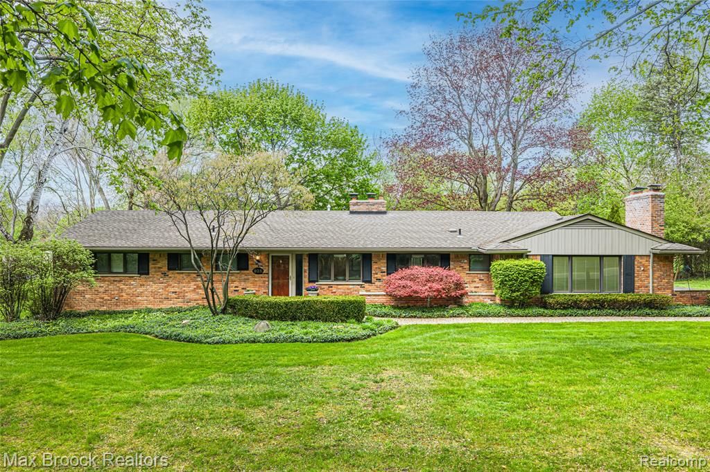 925 Westview Road, Bloomfield Hills, MI 48304