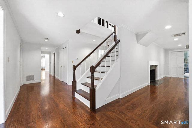 54 Kenmore Road, Bloomfield, CT 06002