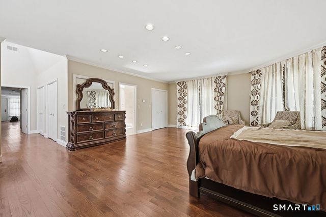 54 Kenmore Road, Bloomfield, CT 06002