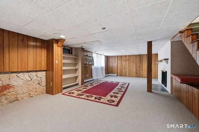 54 Kenmore Road, Bloomfield, CT 06002