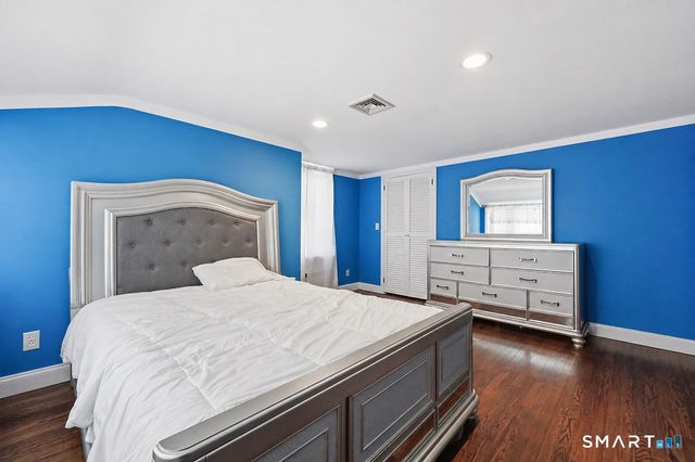 54 Kenmore Road, Bloomfield, CT 06002