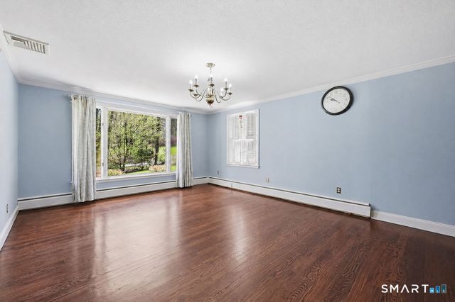 54 Kenmore Road, Bloomfield, CT 06002