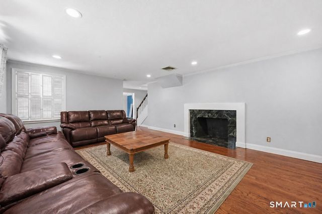 54 Kenmore Road, Bloomfield, CT 06002