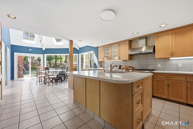 54 Kenmore Road, Bloomfield, CT 06002