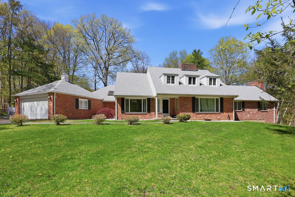 54 Kenmore Road, Bloomfield, CT 06002