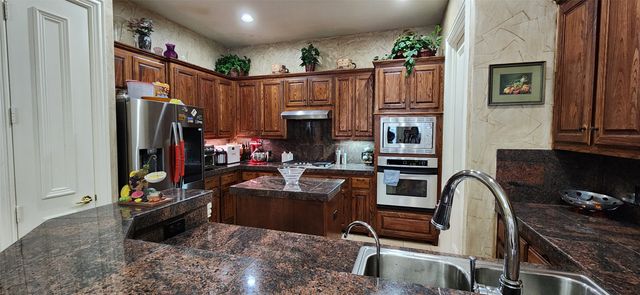 1001 Llano Trace, Irving, TX 75063