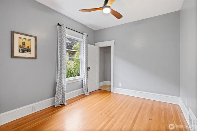 324 NE 50th Street, Seattle, WA 98105