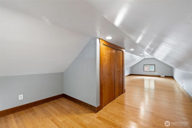 324 NE 50th Street, Seattle, WA 98105