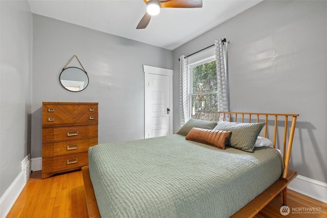 324 NE 50th Street, Seattle, WA 98105