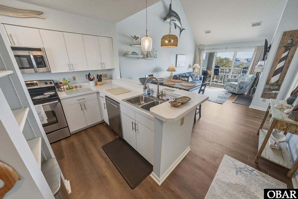 Image 4 of property listing at 432 Pirates Way # 432A, Manteo, NC 27954