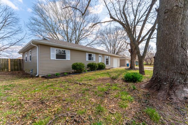 800 Aspen Court, Nixa, MO 65714