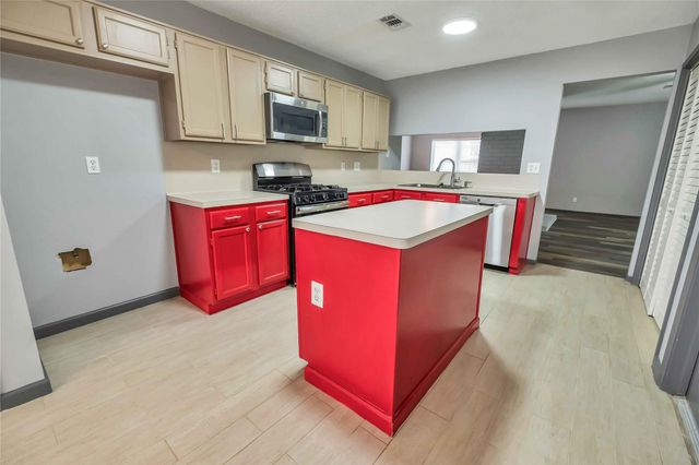 5216 Spring Branch Drive, Pearland, TX 77584