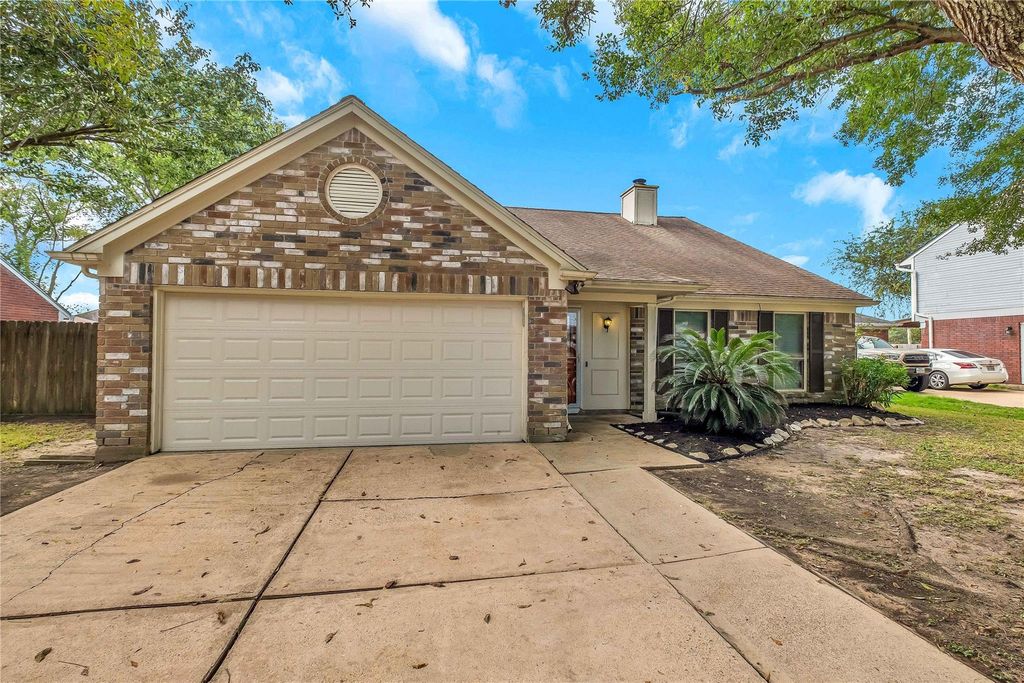 5216 Spring Branch Drive, Pearland, TX 77584