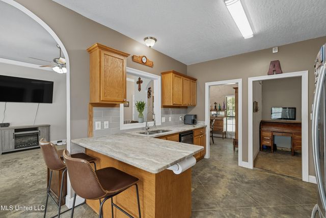51 Nobles Road, Sumrall, MS 39482