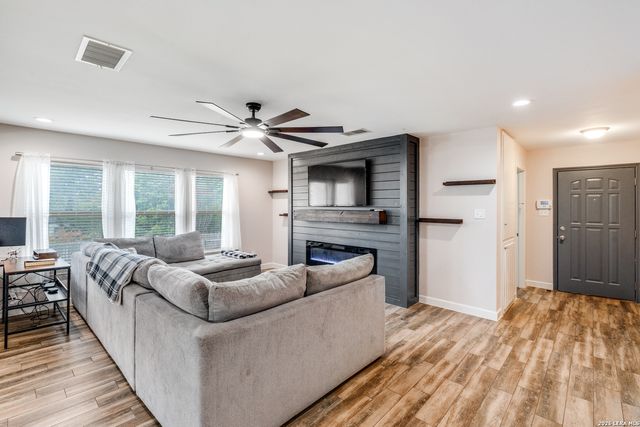 15879 Lomita Springs, San Antonio, TX 78247