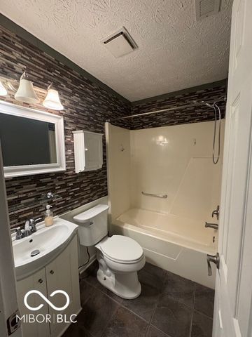 6820 Troon Way, Indianapolis, IN 46237