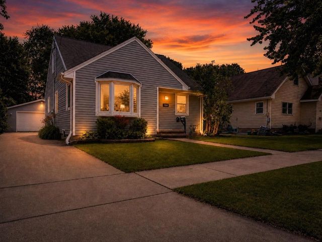 1844 S JEFFERSON STREET, Appleton, WI 54915