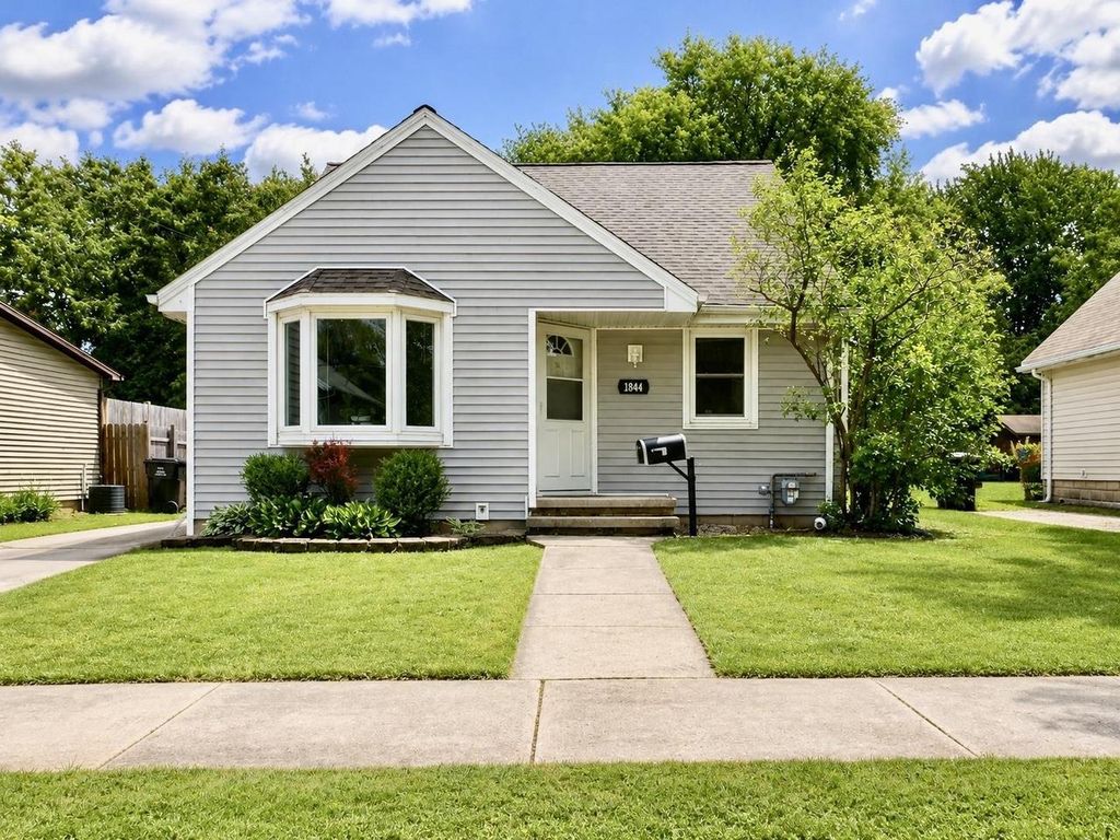 1844 S JEFFERSON STREET, Appleton, WI 54915