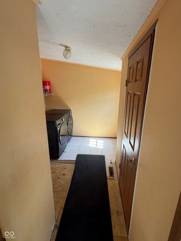 3363 Cessna Drive, Columbus, IN 47203