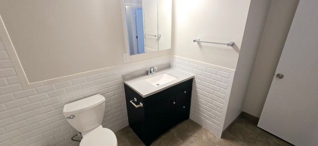 318 W Naperville Road 8, Westmont, IL 60559